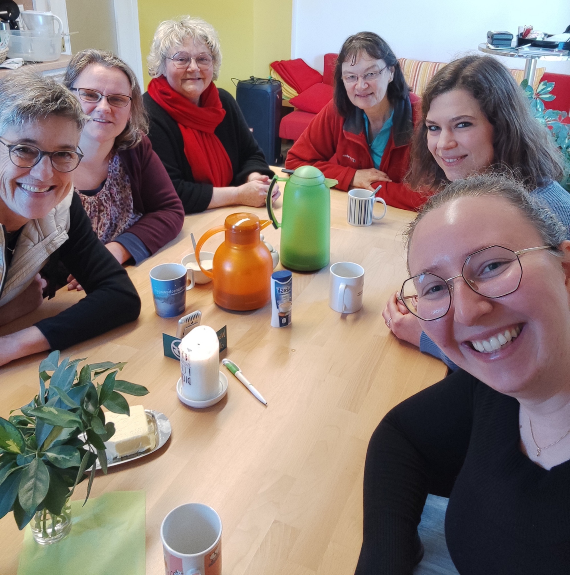 v.l.n.r. Regine Loges, Sonja Schramm, Andrea Zolleis, Veronika Herlitz, Helena Gürtesch, Theresa Gräfin von Plettenberg