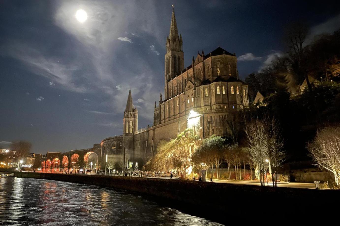 lourdes-abendstimmung_by_christiane-raabe_pfarrbriefservice